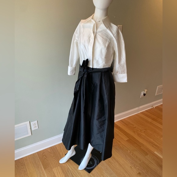 Teri Jon by Rickie Freeman Two-Tone Collared Taffeta Gown. Sz:US 6. $600 - Picture 6 of 11